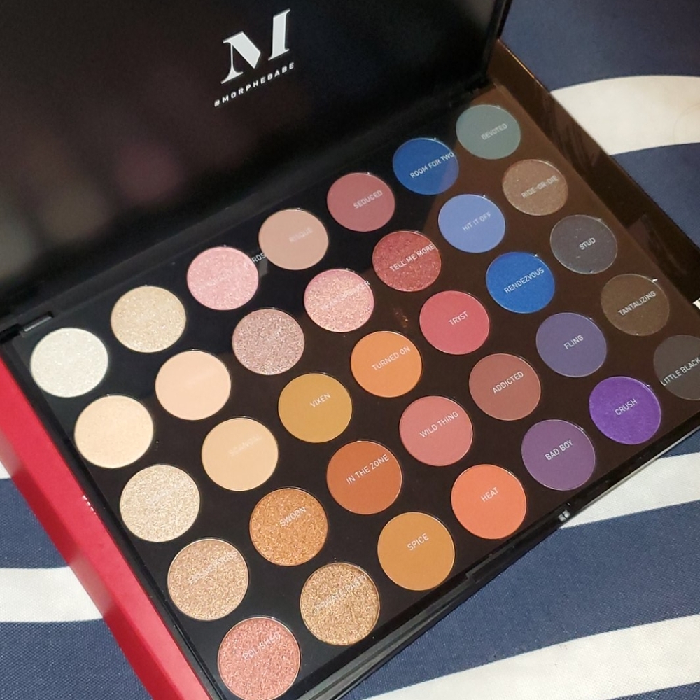 MORPHE 35V STUNNING VIBES EYESHADOW PALETTE - Picture 5 of 6